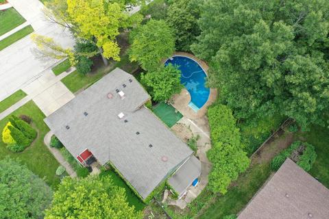 205 Oakmont Dr, Elgin, IL 60123 photo 4