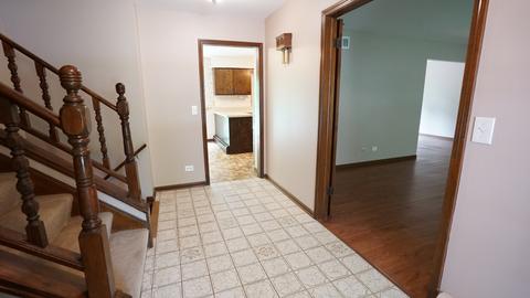 205 Oakmont Dr, Elgin, IL 60123 photo 8