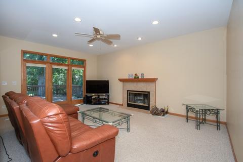 67 Chestnut Ct, Elgin, IL 60120 photo 7