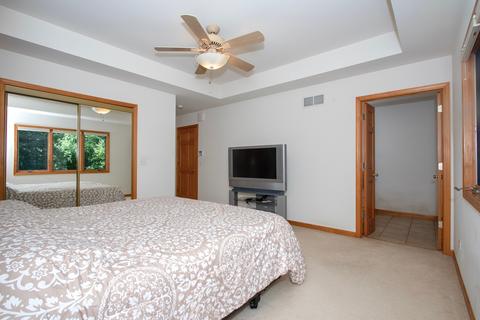 67 Chestnut Ct, Elgin, IL 60120 photo 10