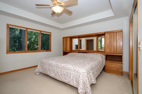 67 Chestnut Ct, Elgin, IL 60120 photo 9
