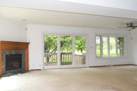 1868 Golf View Dr, Bartlett, IL 60103 photo 3