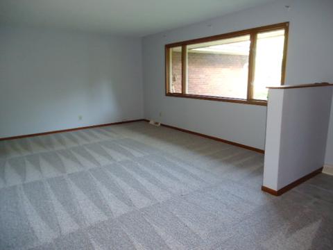 112 W 8th St, Gridley, IL 61744 photo 2