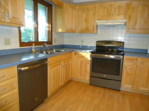 112 W 8th St, Gridley, IL 61744 photo 6