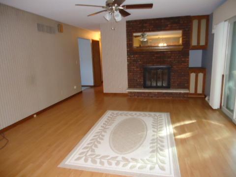 112 W 8th St, Gridley, IL 61744 photo 3
