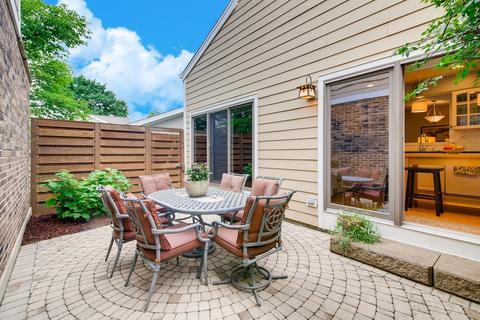 2119 Timber Ln, Wheaton, IL 60189 photo 7