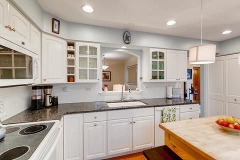 2119 Timber Ln, Wheaton, IL 60189 photo 3