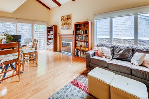 2119 Timber Ln, Wheaton, IL 60189 photo 9