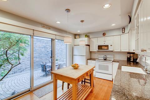 2119 Timber Ln, Wheaton, IL 60189 photo 4