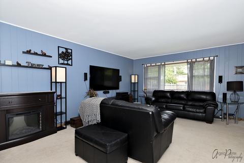 661 Jon Ln, Des Plaines, IL 60016 photo 10