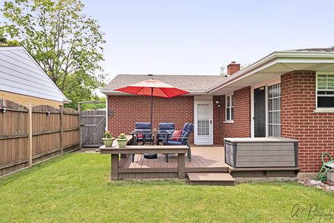 661 Jon Ln, Des Plaines, IL 60016 photo 4