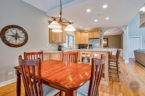 2290 Sutton Ln, Aurora, IL 60502 photo 13