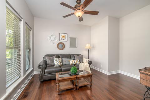 39 W183 E Mallory Dr, Geneva, IL 60134 photo 3