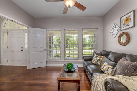 39 W183 E Mallory Dr, Geneva, IL 60134 photo 4