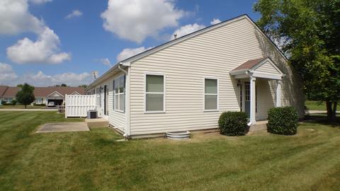 345 Cobblestone Cir, Harvard, IL 60033 photo 2