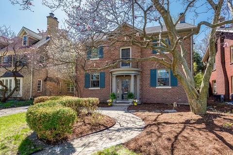 322 E Madison Ave, Wheaton, IL 60187 photo 2