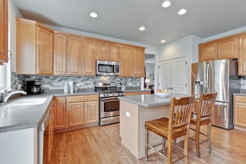 1590 Mcclellan Dr, Lindenhurst, IL 60046 photo 11