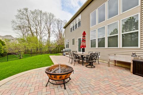 1590 Mcclellan Dr, Lindenhurst, IL 60046 photo 32