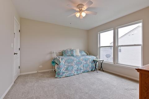 1590 Mcclellan Dr, Lindenhurst, IL 60046 photo 24