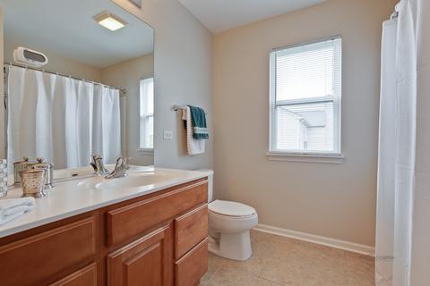 1590 Mcclellan Dr, Lindenhurst, IL 60046 photo 25
