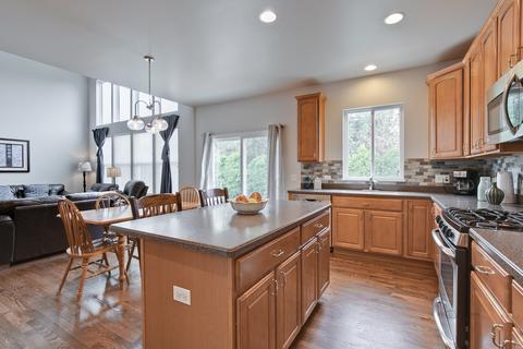 1590 Mcclellan Dr, Lindenhurst, IL 60046 photo 12