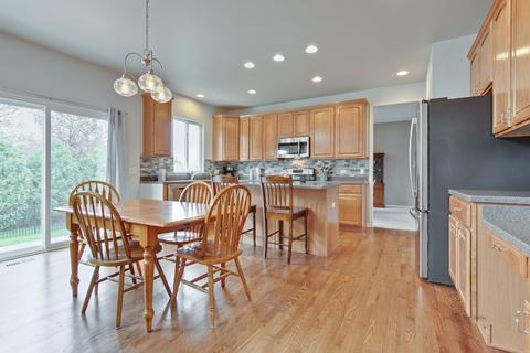 1590 Mcclellan Dr, Lindenhurst, IL 60046 photo 13