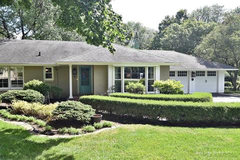 511 Mead Ct, Geneva, IL 60134 photo 2