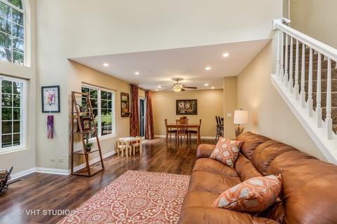 1243 Dunamon Dr, Bartlett, IL 60103 photo 4
