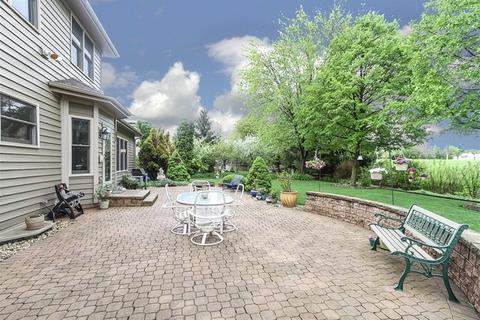 409 Hillandale Dr, Bartlett, IL 60103 photo 3