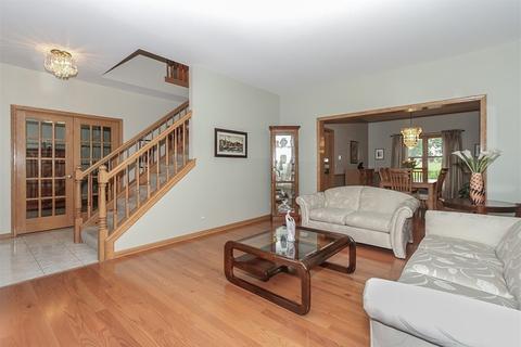 409 Hillandale Dr, Bartlett, IL 60103 photo 11