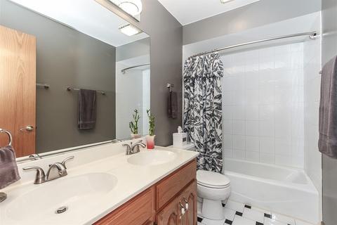 409 Hillandale Dr, Bartlett, IL 60103 photo 22