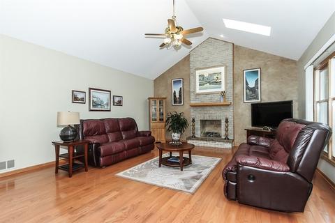 409 Hillandale Dr, Bartlett, IL 60103 photo 6