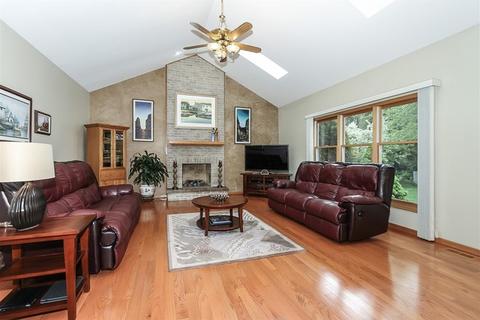 409 Hillandale Dr, Bartlett, IL 60103 photo 5