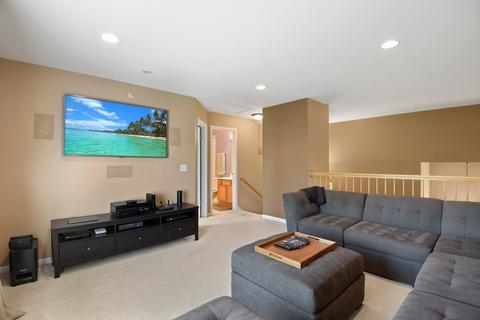 1876 Maureen Dr, Hoffman Estates, IL 60192 photo 18