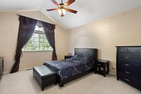 1876 Maureen Dr, Hoffman Estates, IL 60192 photo 15