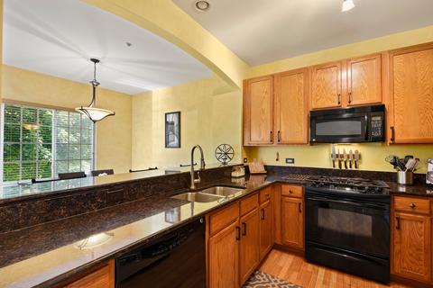 1876 Maureen Dr, Hoffman Estates, IL 60192 photo 9
