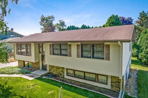 606 Wendt Ave, East Dundee, IL 60118 photo 1