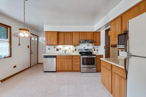 606 Wendt Ave, East Dundee, IL 60118 photo 10