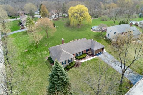 705 Yorktown Dr, Algonquin, IL 60102 photo 3