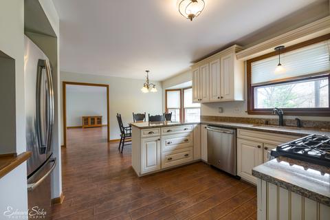 705 Yorktown Dr, Algonquin, IL 60102 photo 17