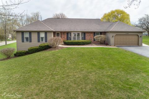 705 Yorktown Dr, Algonquin, IL 60102 photo 1
