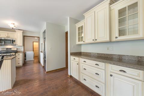705 Yorktown Dr, Algonquin, IL 60102 photo 14
