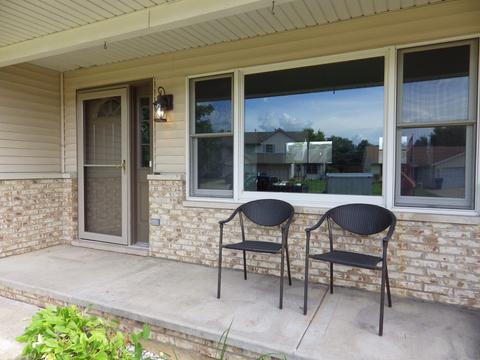 704 Davidson Dr, Minooka, IL 60447 photo 2