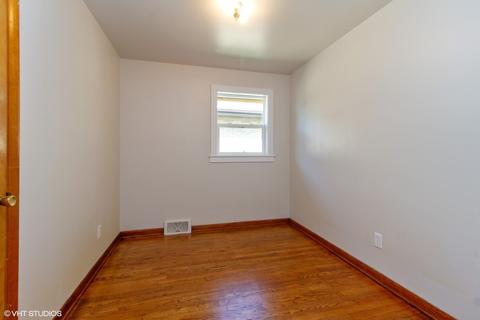 1048 School St, Kankakee, IL 60901 photo 7