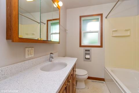 1048 School St, Kankakee, IL 60901 photo 8