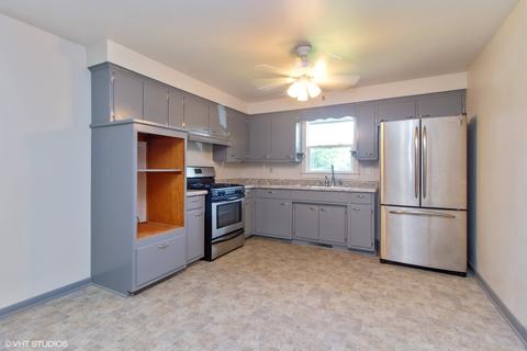 1048 School St, Kankakee, IL 60901 photo 3