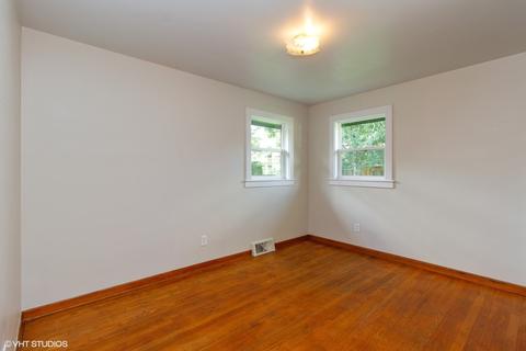 1048 School St, Kankakee, IL 60901 photo 5
