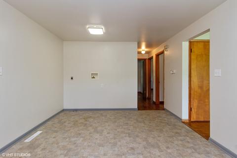 1048 School St, Kankakee, IL 60901 photo 4