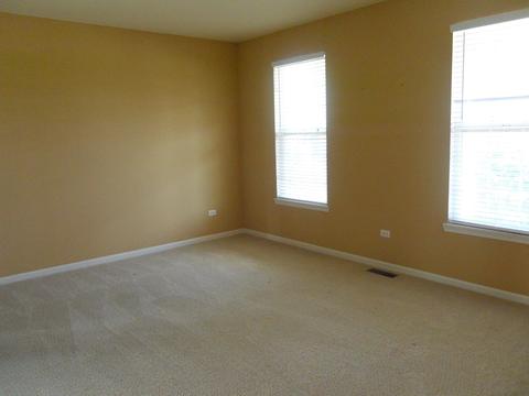 596 Wexford Dr, Elgin, IL 60124 photo 4