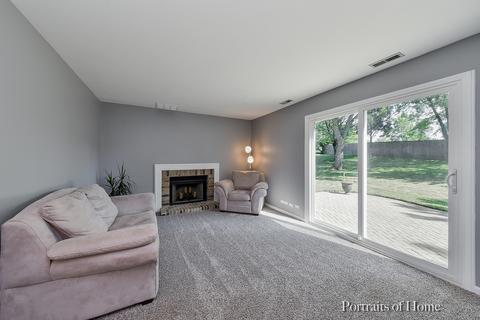 919 Fieldside Ln, Aurora, IL 60504 photo 2